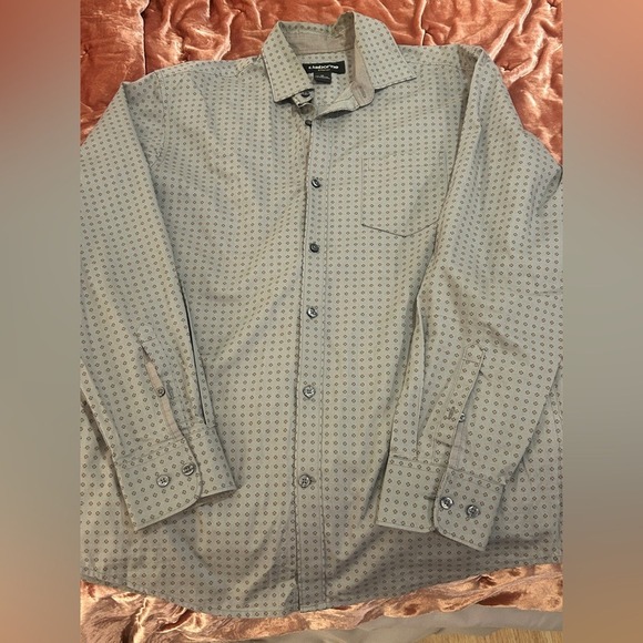 Medium Men's Light Grey Long Sleeve Button Down Work Shirt Claiborne - Picture 6 of 9